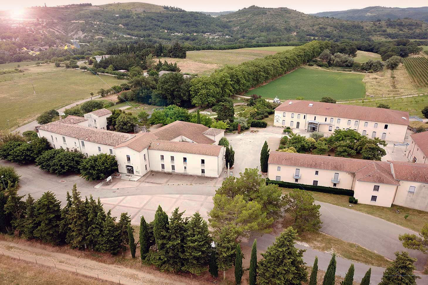 Vue aérienne du campus rural du Cermosem.