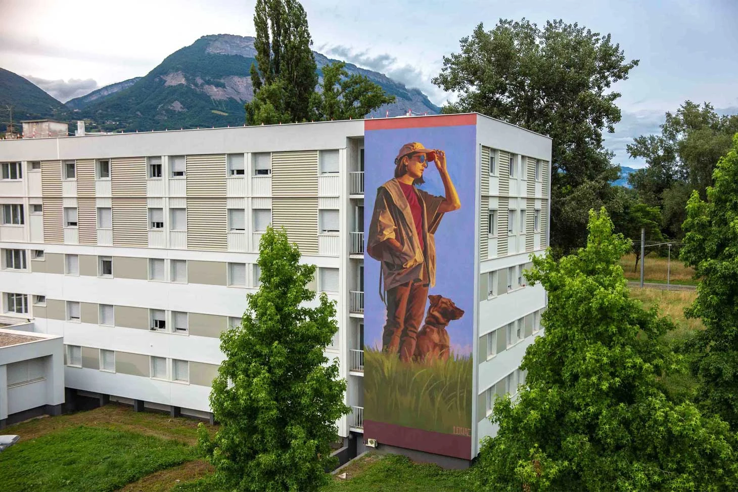 Oeuvre d'art Along the embankment, Lonac, 2024